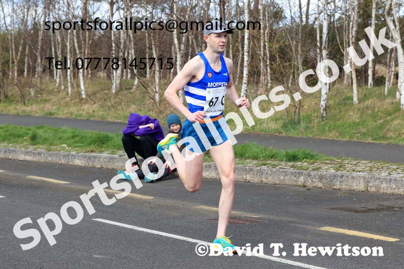 Senior mens 2024 Elswick Harriers Good Friday Relays, Newburn, Newcastle Upon Tyne  Photo: David T. Hewitson/Sports for All Pics